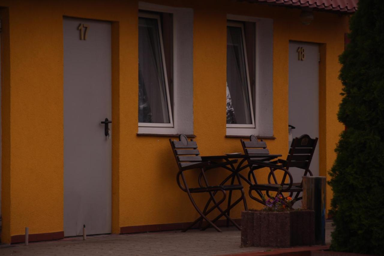 Zajazd Pod Kominkiem - Brzoza Kolo Torunia Ngoại thất bức ảnh